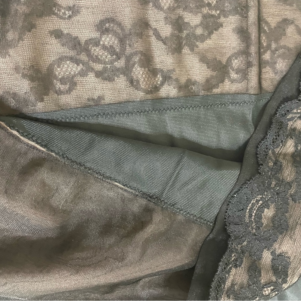 Vintage 70s Pembroke Black Lace Trim Half Slip Size Small - Picture 8 of 12